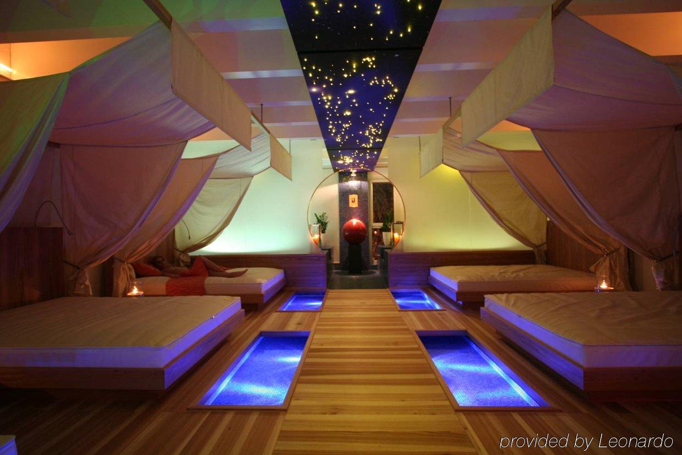 Posthotel Holiday Villa Ароза Удобства фото