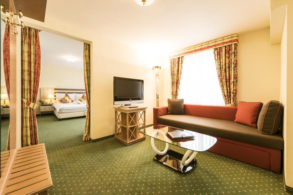 Posthotel Holiday Villa Ароза Экстерьер фото