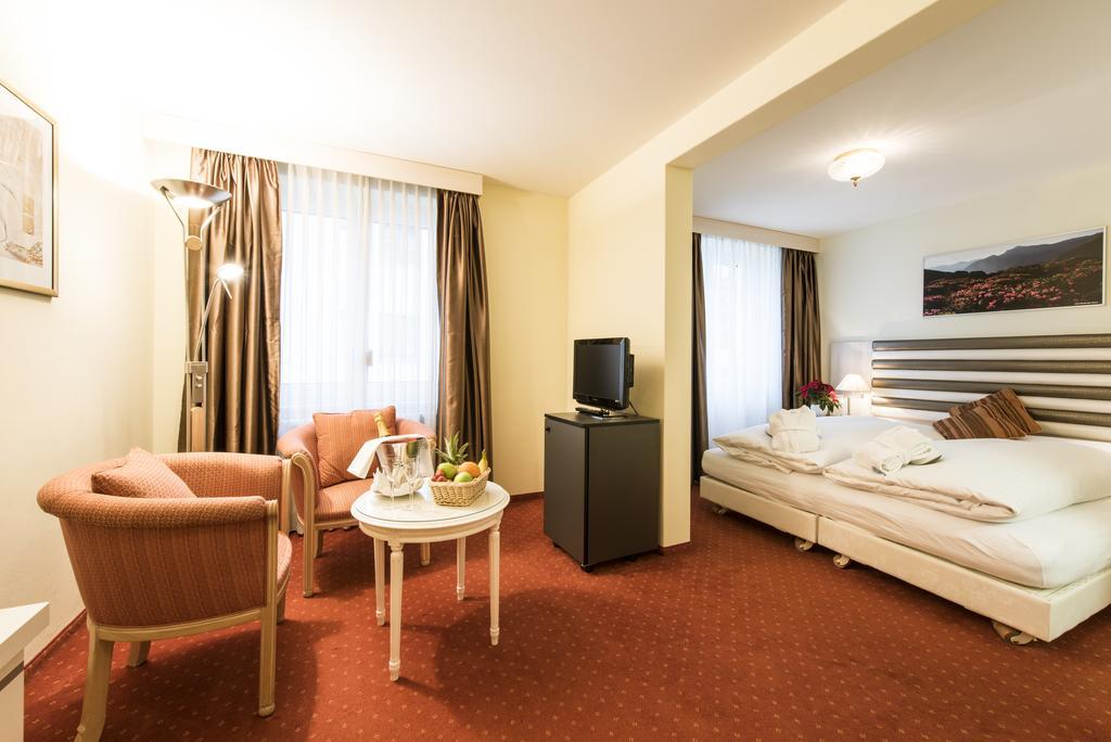 Posthotel Holiday Villa Ароза Экстерьер фото